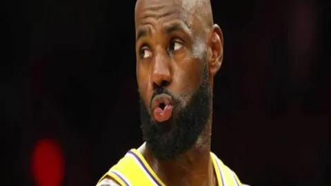 “澳网女单首轮战况：巴多萨VS王欣瑜，精彩瞬间盘点”